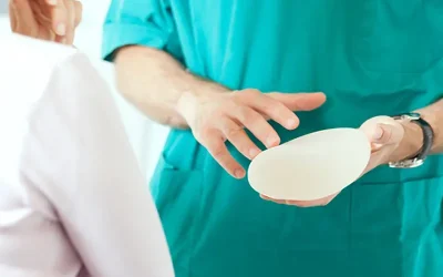 عوارض پروتز سینه جدی بگیرید❌